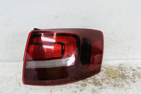 Volkswagen, Jetta Right Taillight 1B Darkened Type 11/14 12/17