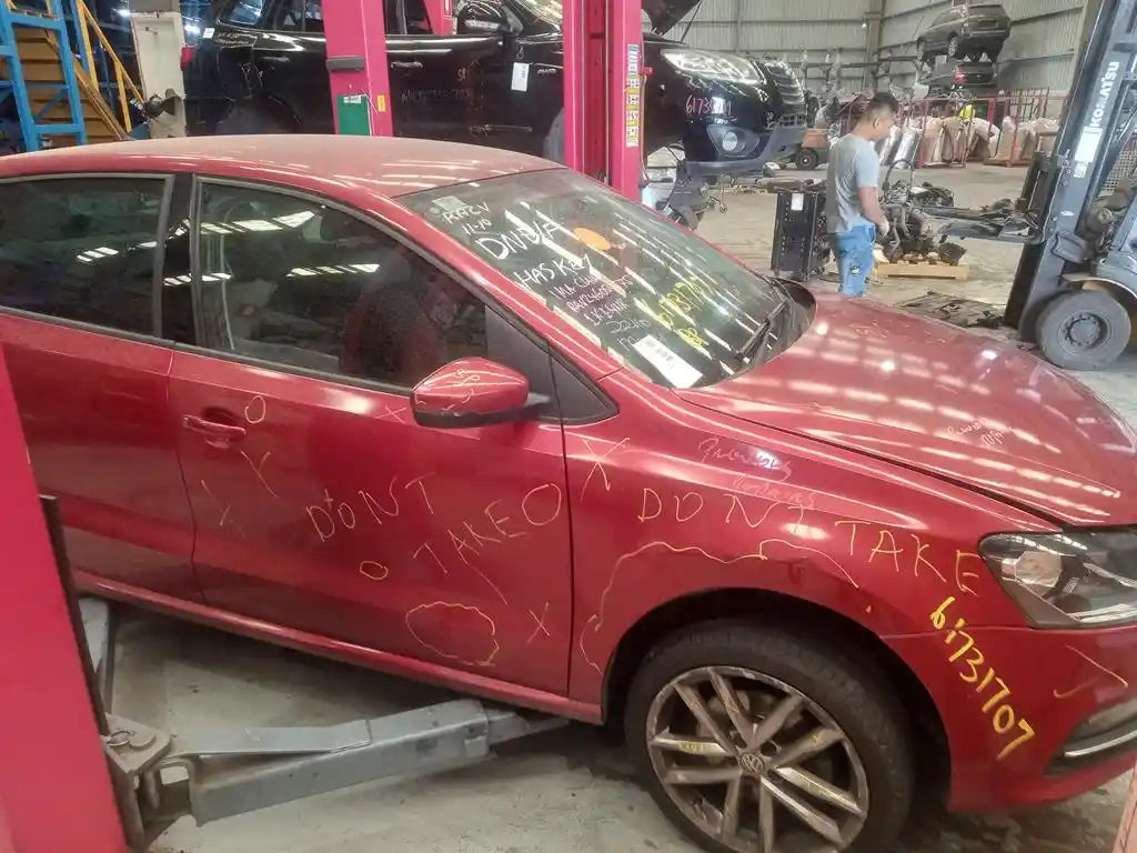 Volkswagen, Polo Left Rear Door Window 6R 05/10 09/17