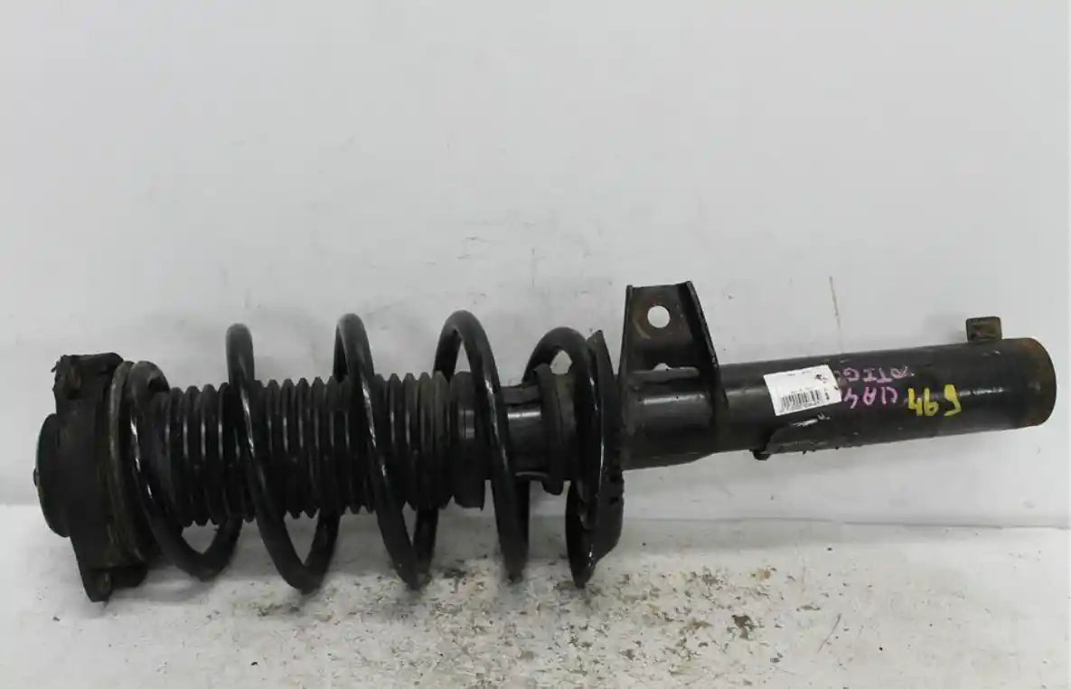 Volkswagen, Tiguan Right Front Strut 5N 05/08 06/11