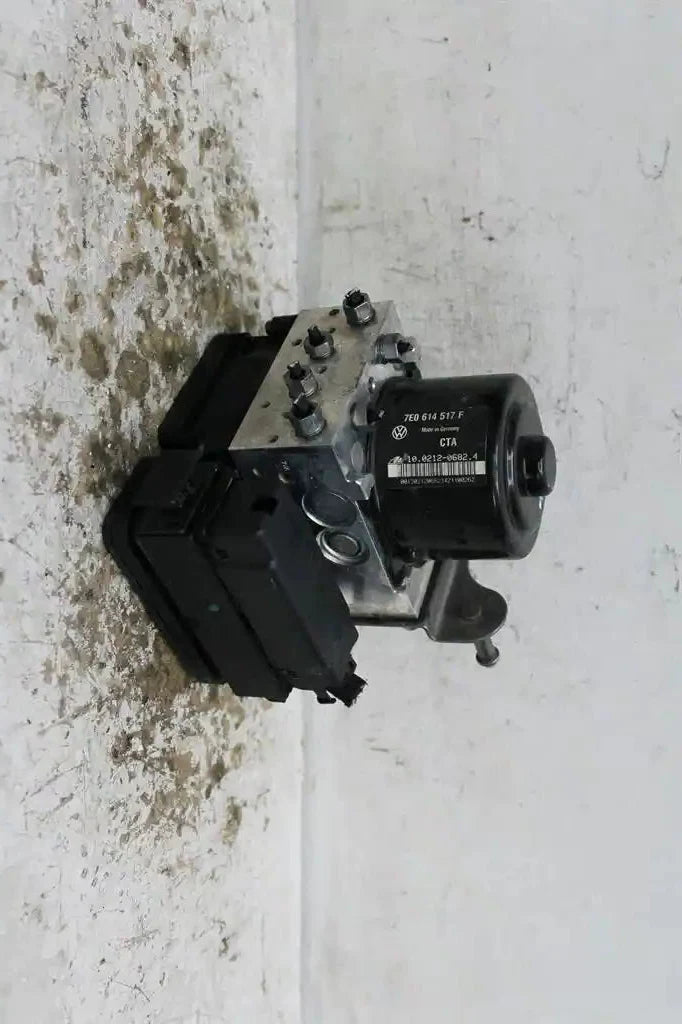 Volkswagen, Transporter Abs Pump/Modulator T5 P/N 7E0907379H 03/10 06/15