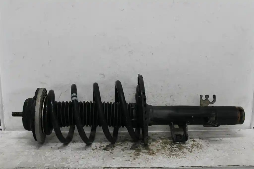 Volkswagen, Transporter Left Front Strut T5 08/04 02/10