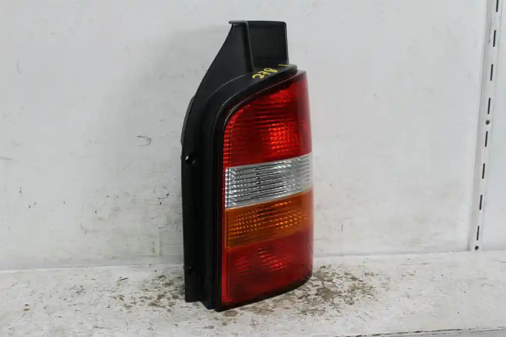 Volkswagen, Transporter Right Taillight T5 Transporter Van Tailgate 08/04 09/09