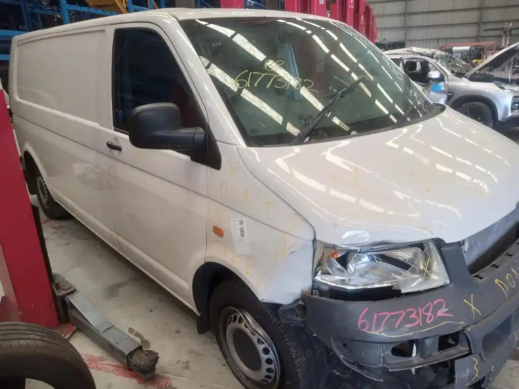 Volkswagen, Transporter A/C Compressor T5 2.0 Petrol P/N 7Hd820803C 08/04 02/10