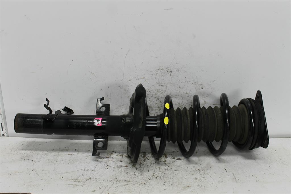 Nissan, Xtrail Left Front Strut T32 2.0/2.5 Petrol 02/14 07/22