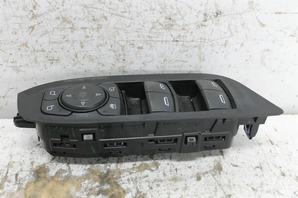 Holden, Equinox Power Window Switch Rh Front (Master Switch) Eq Power Folding Mirror Type 09/17 12/20