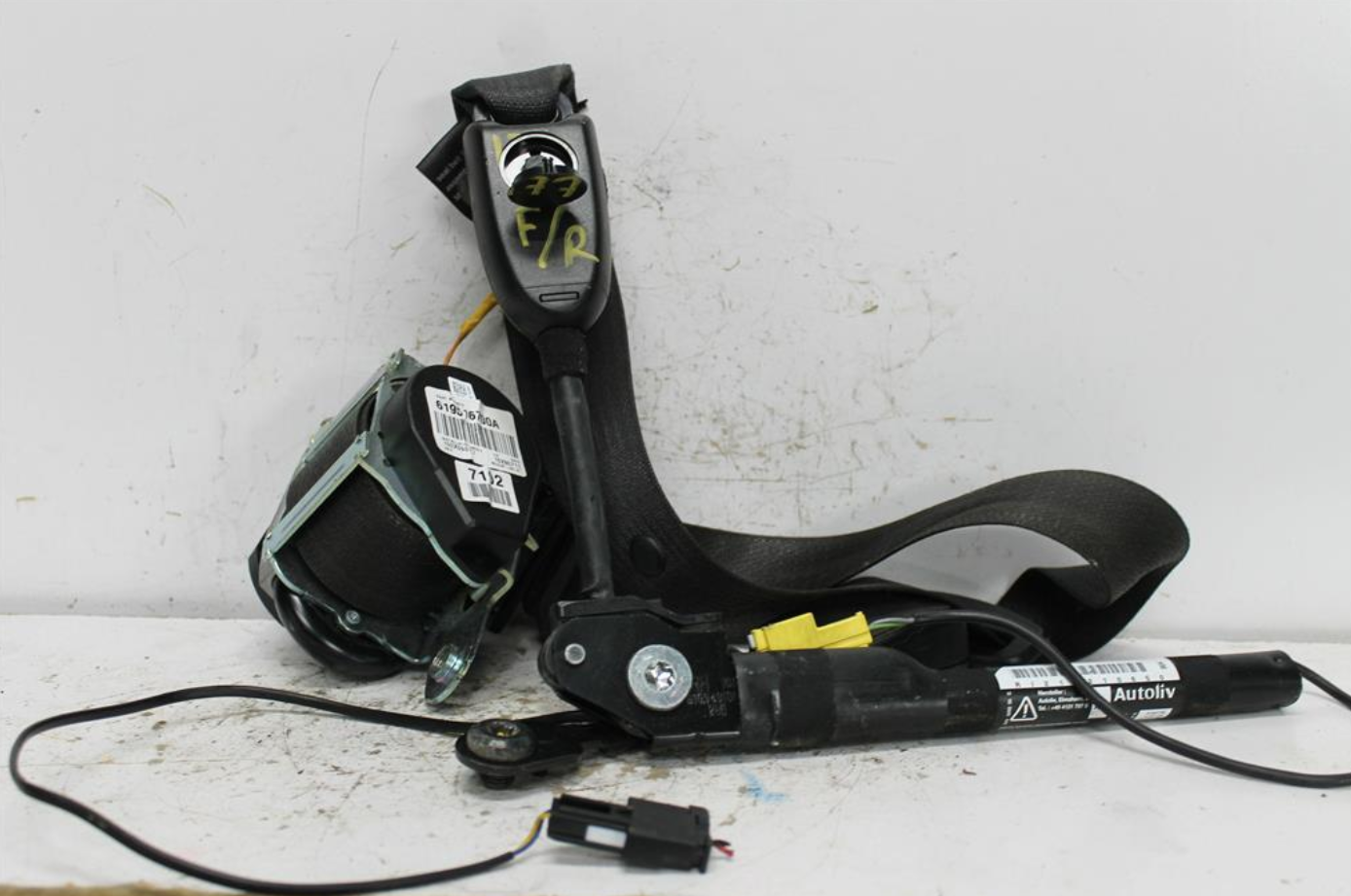 Holden, Cruze Seat Belt Rh Front Assy (Belt And Stalk) Square Plug Type Hatch/Sedan/Wagon Jh 03/11 12/14