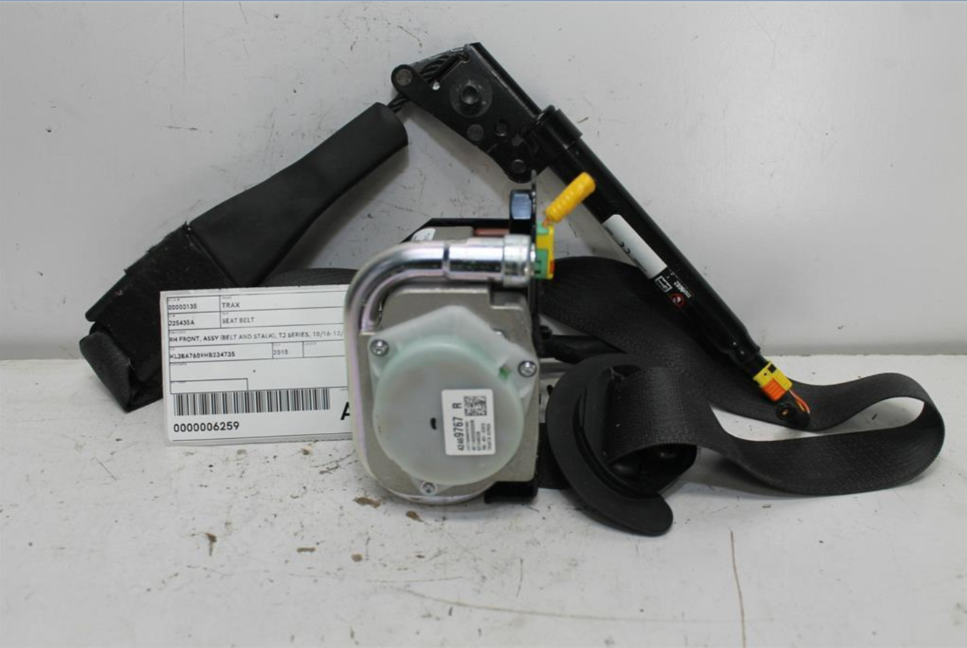 Holden, Trax Seat Belt Rh Front Assy (Belt And Stalk) Tj Series 10/16 12/20