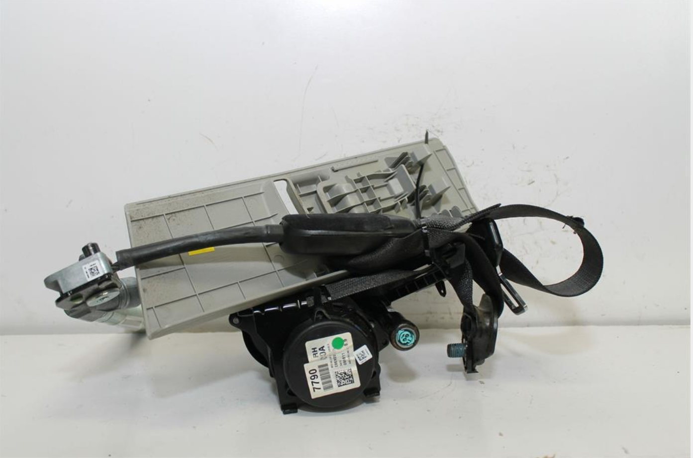 Holden, Barina Seat Belt Rh Front Assy (Belt And Stalk) Sedan/Hatch Tm 09/11 12/18