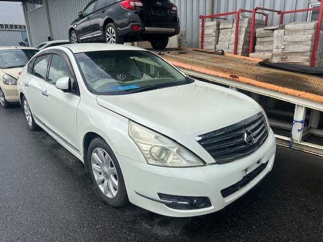 Nissan, Maxima Bonnet Lock/Support J32, 06/09-09/14