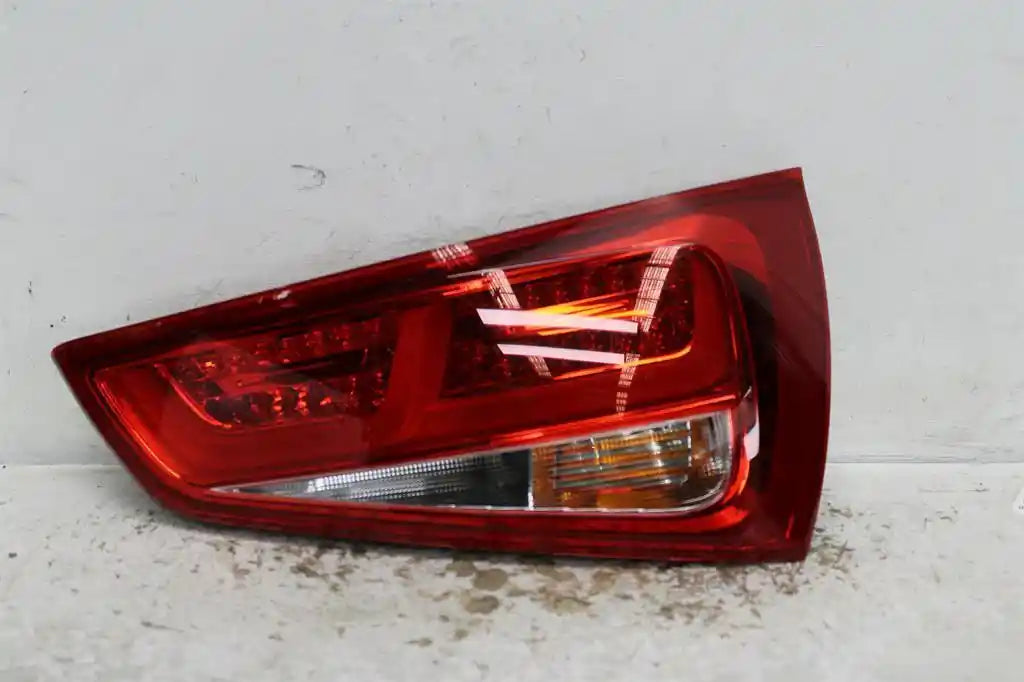 Audi, A1 Right Taillight A1 8X On Liftgate Led Type 12/10 02/15