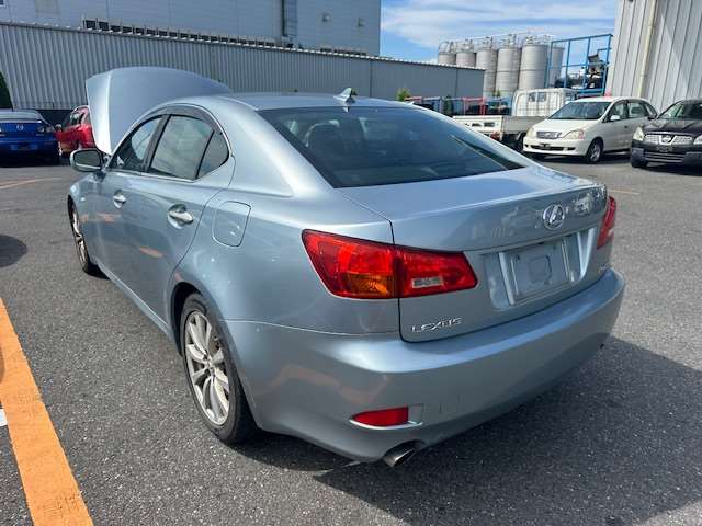 Lexus, IS250/IS250C Rear Bumper Is250 Gse20R, Prestige/Sports, Non Park Sensors Type, 11/05 09/08