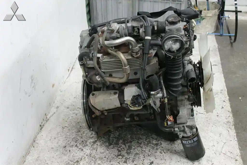 Mitsubishi, Delica Engine Diesel 2.8 4M40 Turbo L400 Spacegear W/ Turbo 90