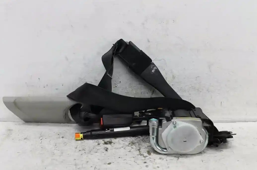 Holden, Trax Seat Belt Rh Front Assy (Belt And Stalk) Tj Series 08/13 09/16