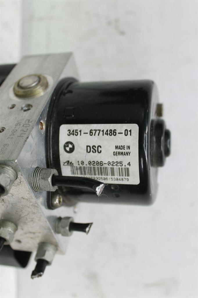 BMW, 3 Series Abs Pump/Modulator E90 Sedan On Motor P/N 34516771486 On Module P/N 34526771487 03/05 01/12