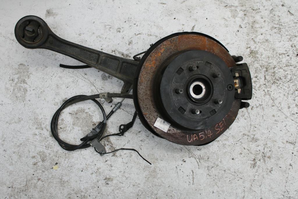 Mitsubishi, Delica Left Rear Hub Assembly 5th Gen 07