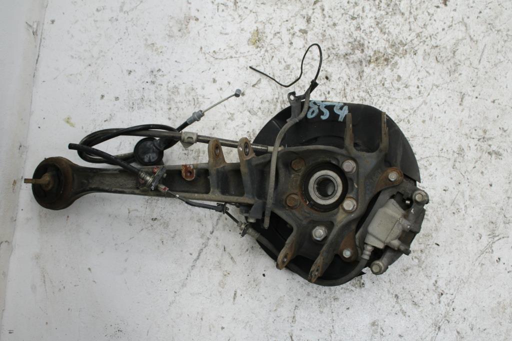 Mitsubishi, Delica Left Rear Hub Assembly 5th Gen 07