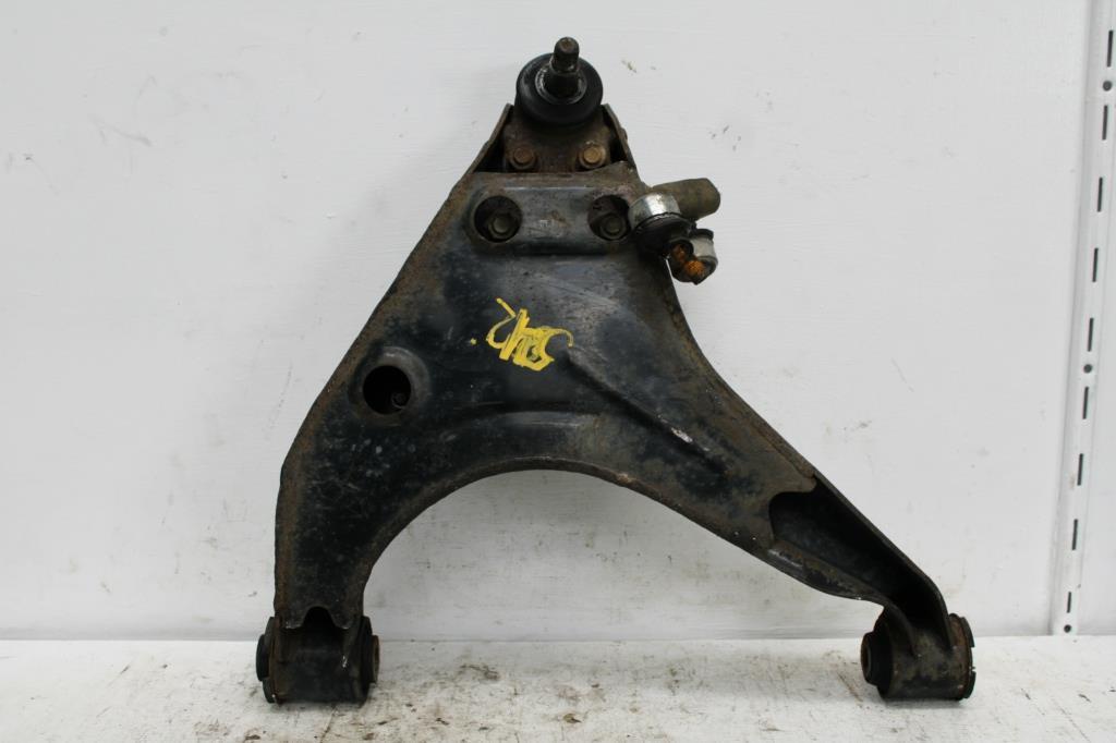 Mitsubishi, Delica Right Front Lower Control Arm Spacegear 90