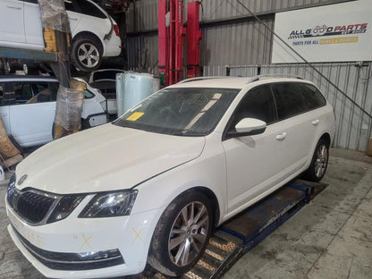 Skoda, Octavia Left Taillight Ne Wagon, Led Type, 09/13 09/20