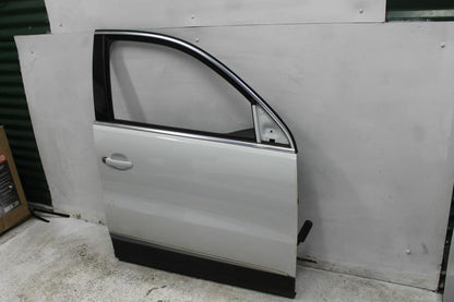 Volkswagen, Tiguan Right Front Door 5N 05/08 08/16