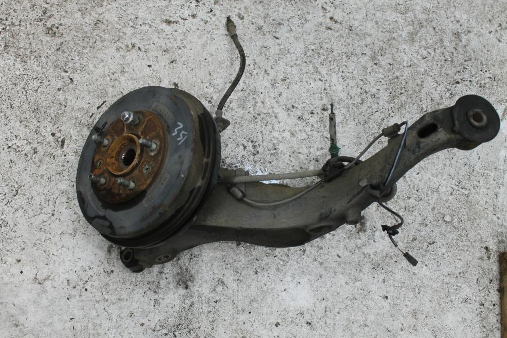 Mazda, Tribute Right Rear Hub Assembly Yu Series 02/01 06/06