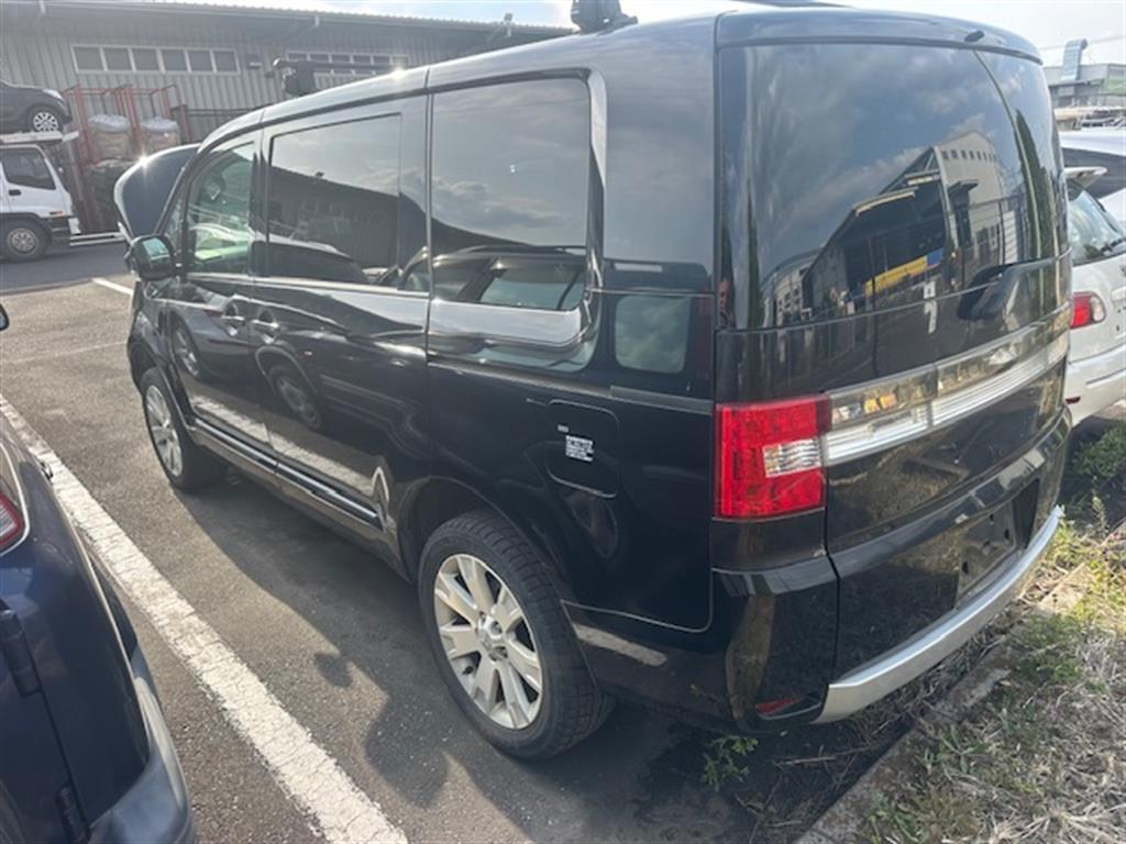 Mitsubishi, Delica, Bonnet 5Th Gen 07- (Import)
