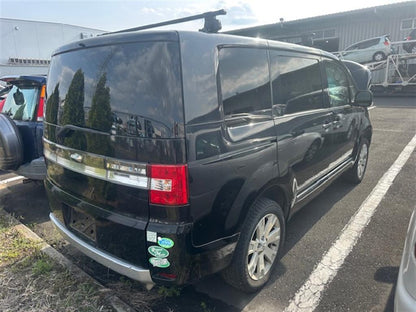 Mitsubishi, Delica, Bonnet 5Th Gen 07- (Import)
