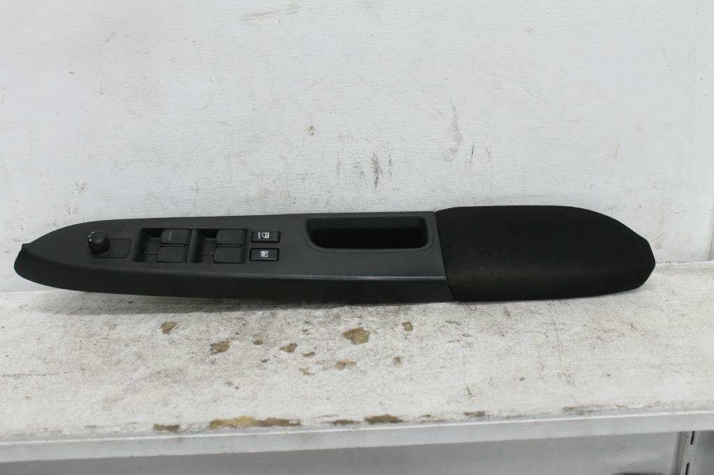 Suzuki, SX4 Power Window Switch Rh Front (Master Switch) 01/07 01/14