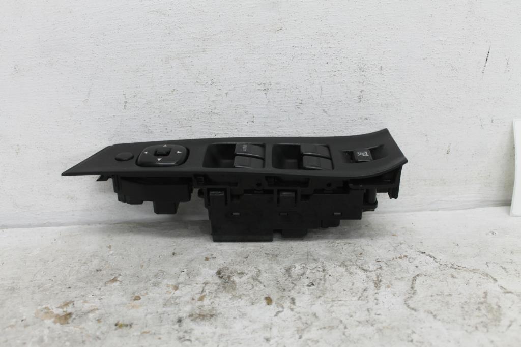 Mazda, BT50 Power Window Switch Rh Front (Master Switch) 4Dr Type, W/ Power Fold Mirror, Up, 10/11 08/15