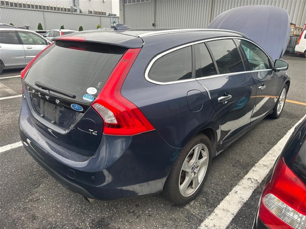 Volvo, S60/V60 Left Front Door F Series, Sedan/Wagon, 12/10-12/18