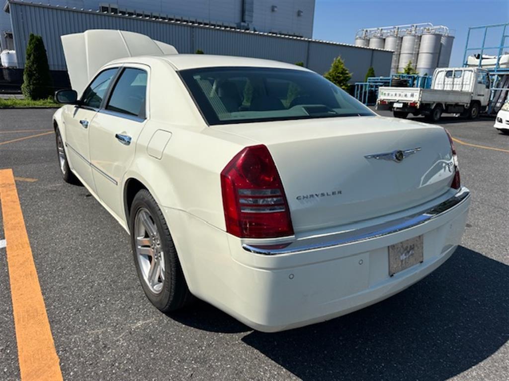 Chrysler, 300C Right Guard Standard Type, 11/05-12/11