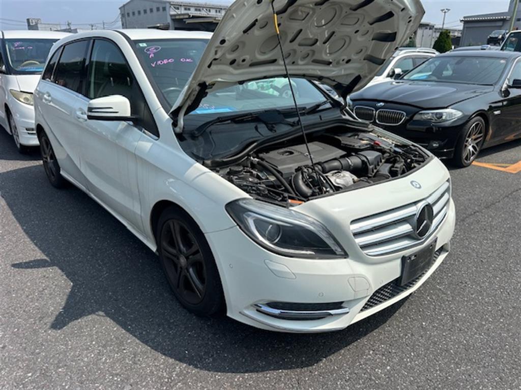 Mercedes, B Class Radiator Auto, B180/B200/B200Cdi, P/N A2465001303, W246, 12/11-02/19