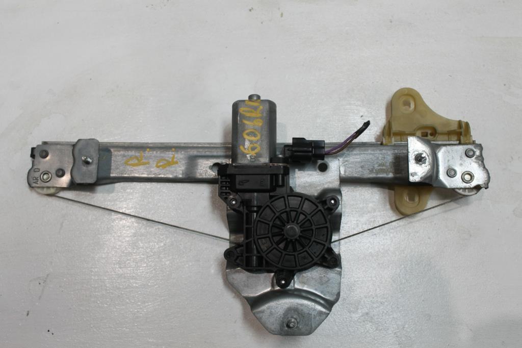 Renault, Clio Right Rear Wnd Reg/Motor X98, 09/13-10/19