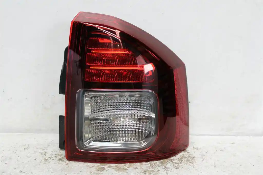Jeep, Compass Right Taillight Mk In Body Smoked Bezel 03/13 12/16