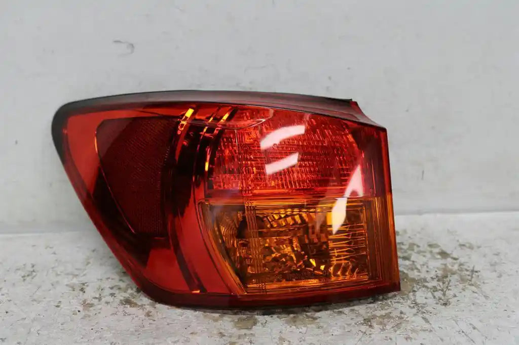 Lexus, Is250/Is250C Left Taillight Is250 Gse20R Sedan Horizontal Type 11/05 09/08