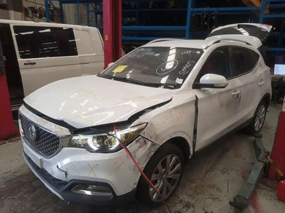 MG, Zs Left Front Door Azs1 09/17