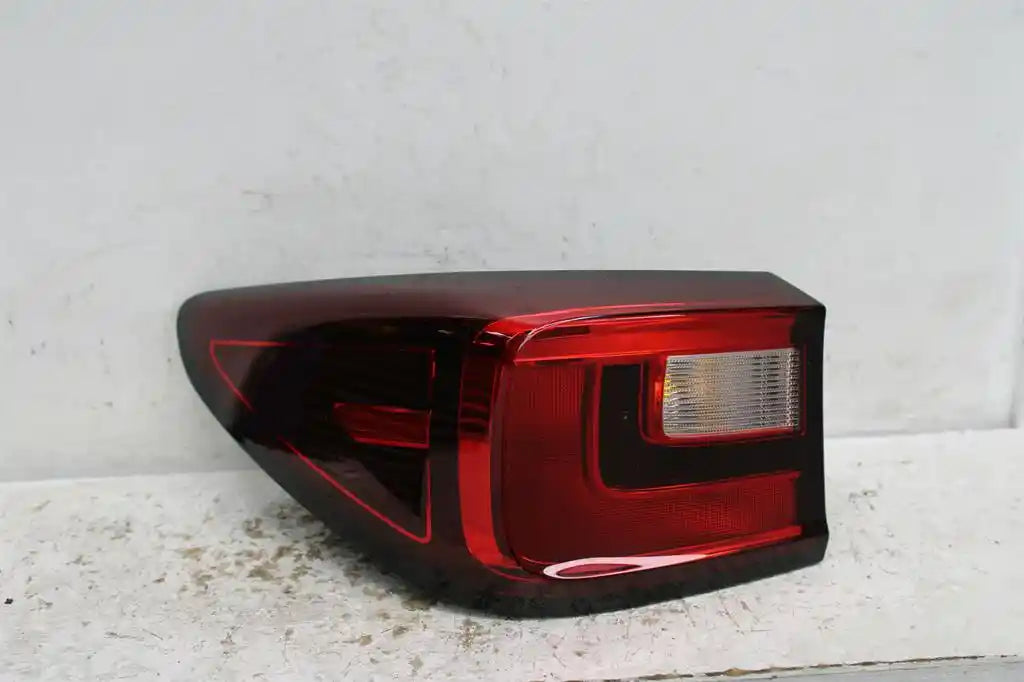 MG, Zs Left Taillight In Body Azs1 Zs Type 09/17