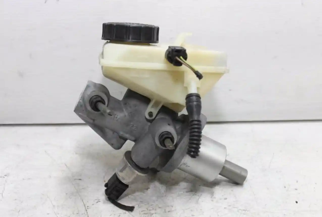MINI, Cooper Master Cylinder R50 04/01-12/08 1053