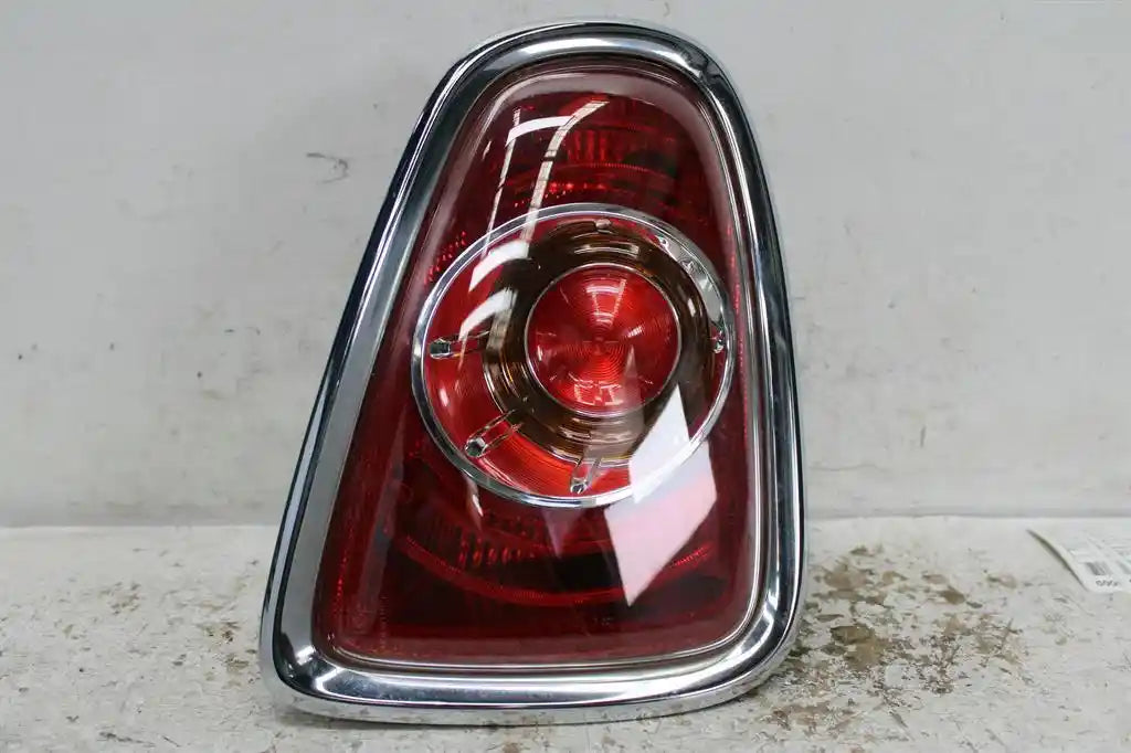 MINI, Cooper Right Taillight R56/R57 Hatch/Cabrio Red Indicator With Amber Ring Type 10/10 05/15