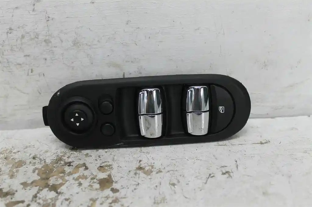 MINI, Cooper Power Window Switch Rh Front (Master Switch) Power Fold W/ Chrome Window Up Symbol On Button F55 5Dr Hatch 04/14