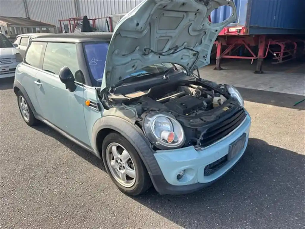 MINI, Cooper Left Headlamp R55/R56/R57, Halogen, Yellow Turn Indicator Type, 03/07-05/15 J0147