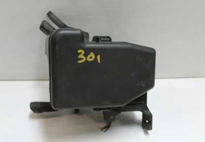 Mazda, 2 Fuse Box Dy Engine Bay 12/02 05/05