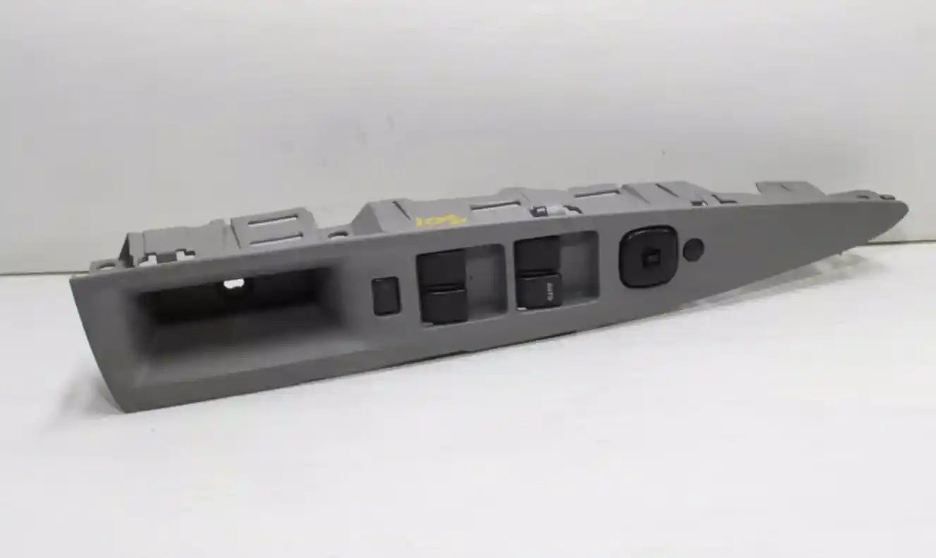 Mazda, 2 Power Window Switch Rh Front (Master Switch) 4 Window Type Dy1 Series 12/02 05/05