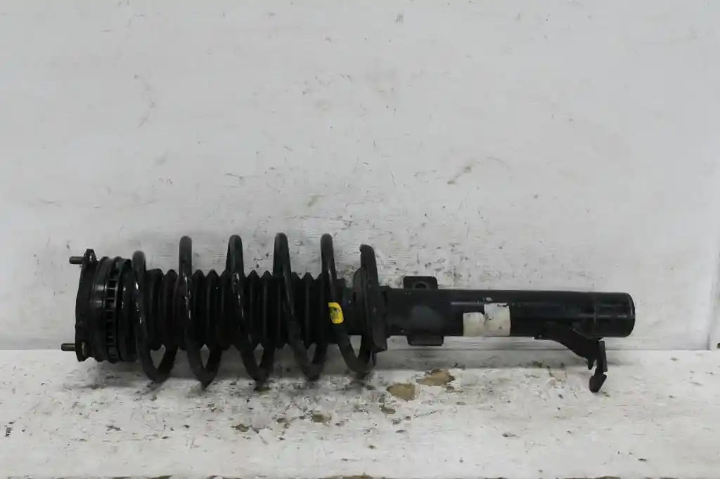 Mazda, 2 Left Front Strut Dy 12/02 08/07