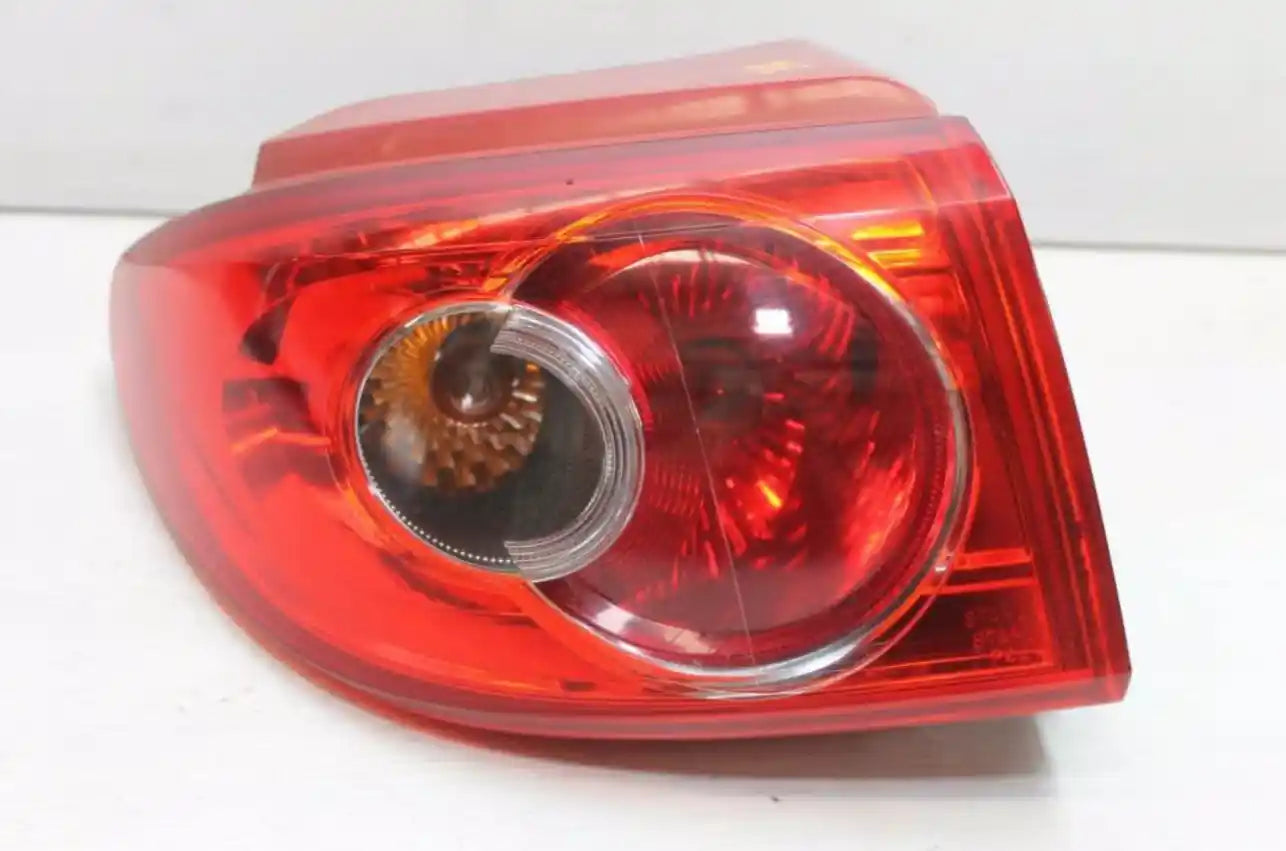 Mazda, 2 Left Taillight Dy Series Neo/Maxx Red Insert 11/03 08/07