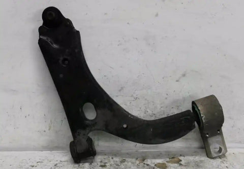 Mazda, 2 Right Front Lower Control Arm Dy 12/02 08/07