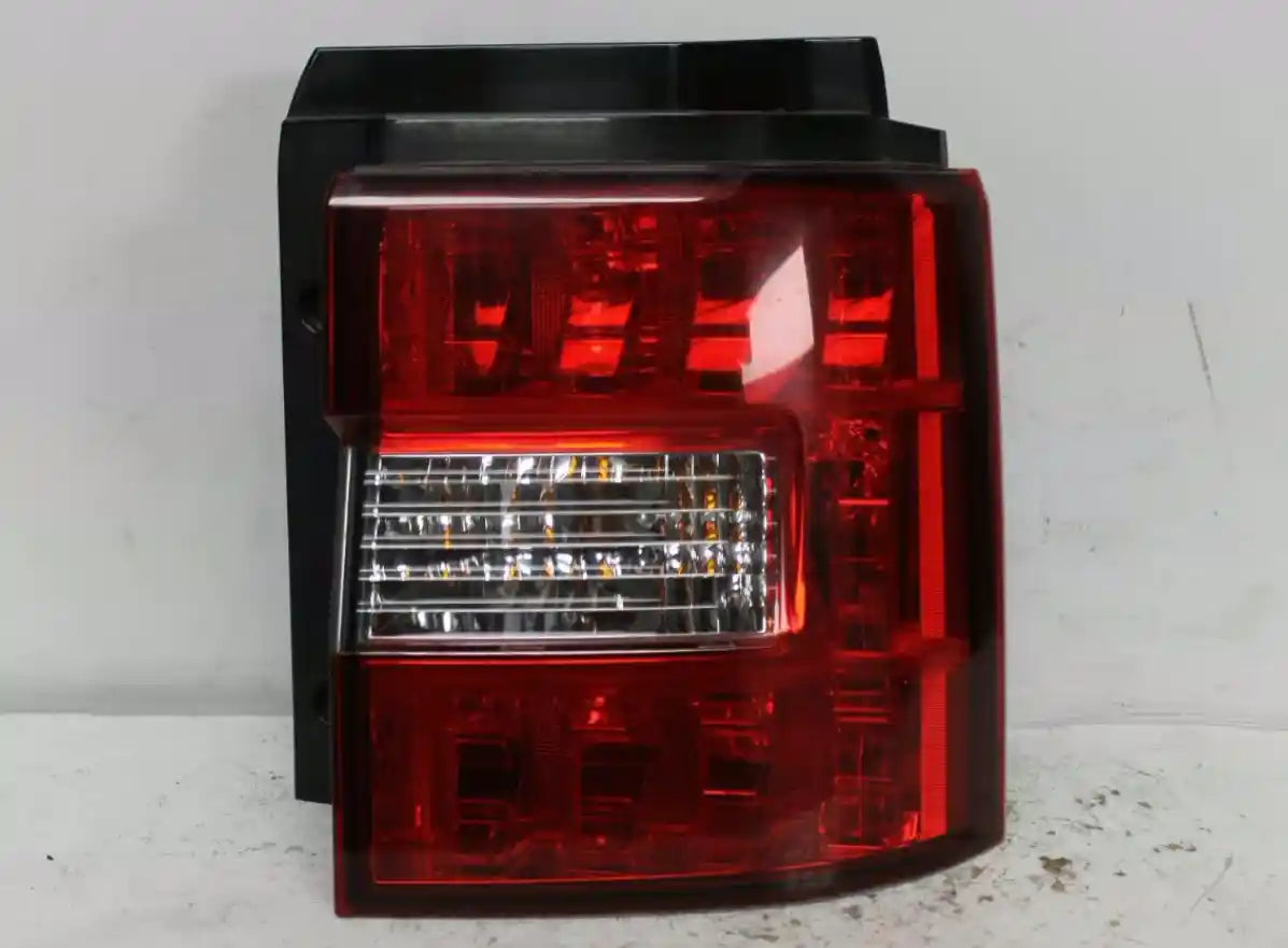 Mitsubishi, Delica Right Taillight 5Th Gen 07 18 (Import)