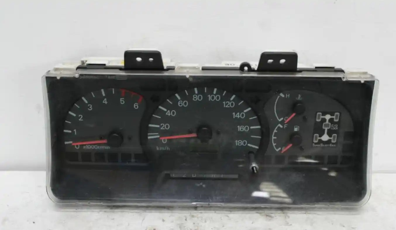 Mitsubishi, Delica Instrument Cluster Spacegear, Auto, Diesel, 90- J65252