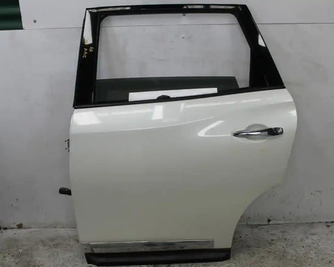 Nissan, Pathfinder Left Rear Door R52 Non Chrome Mould Type 06/13 04/21