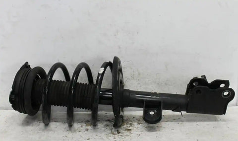 Nissan, Pathfinder Right Front Strut R52 06/13 04/21