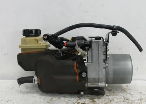 Nissan, Pathfinder Steering Pump R52 Steering Pump Motor 06/13 04/21